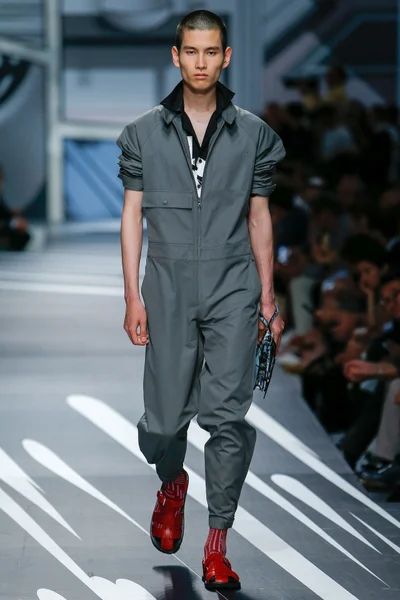 Look 44